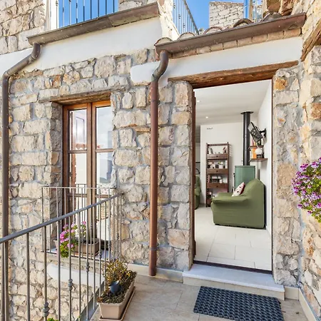 Casa Lorrai Apartment *